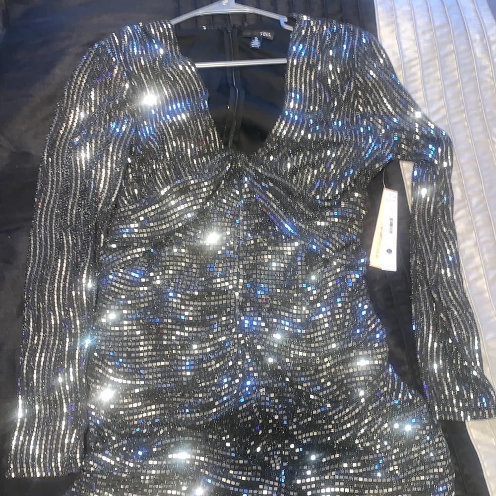 Dress - Picture 2 of 5